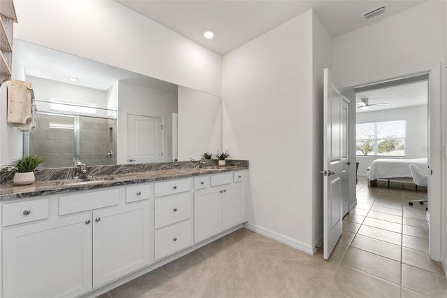 4932 NW 39TH LOOP, Ocala, FL 34482