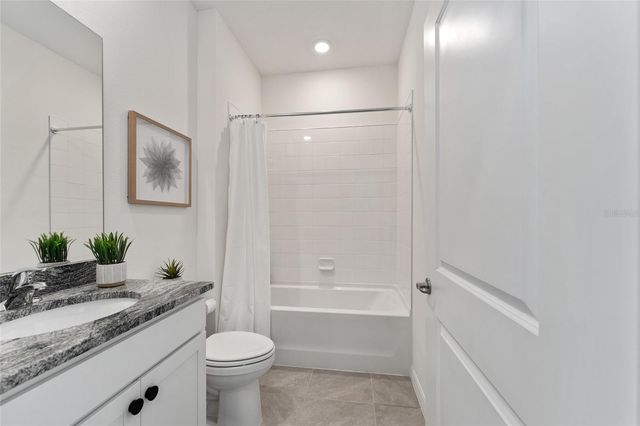 4932 NW 39TH LOOP, Ocala, FL 34482