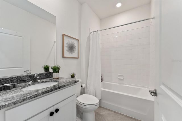 4932 NW 39TH LOOP, Ocala, FL 34482