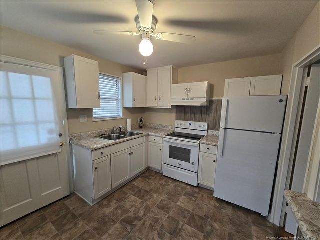 479 McBain Drive, Fayetteville, NC 28305