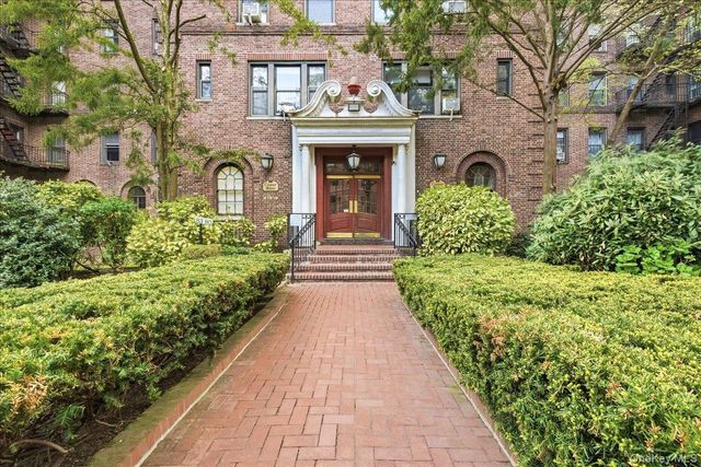 83-80 118th Street 4A, Kew Gardens, NY 11415
