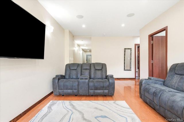 83-80 118th Street 4A, Kew Gardens, NY 11415