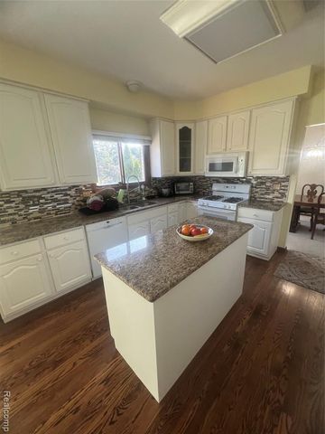 21589 Hunter Circle, Taylor, MI 48180