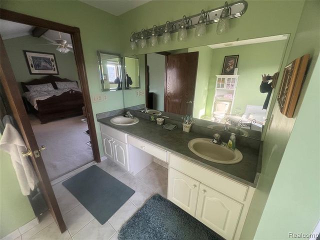 21589 Hunter Circle, Taylor, MI 48180