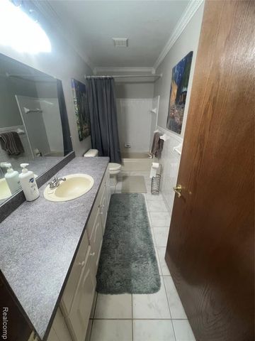 21589 Hunter Circle, Taylor, MI 48180