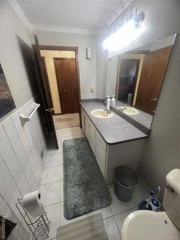 21589 Hunter Circle, Taylor, MI 48180