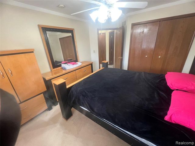 21589 Hunter Circle, Taylor, MI 48180