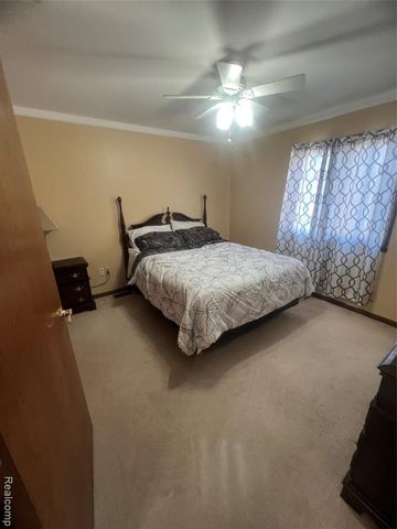 21589 Hunter Circle, Taylor, MI 48180