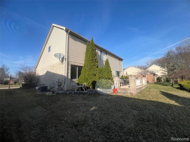 21589 Hunter Circle, Taylor, MI 48180