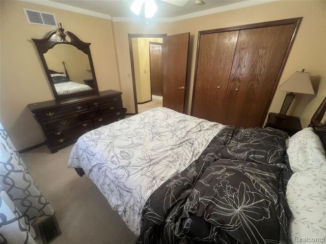 21589 Hunter Circle, Taylor, MI 48180