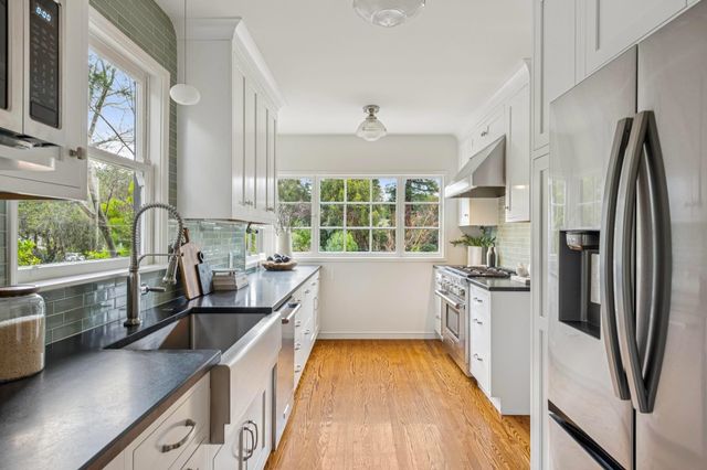 3938 Oakmore Rd, Oakland, CA 94602