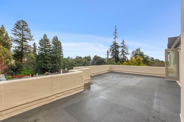 3938 Oakmore Rd, Oakland, CA 94602