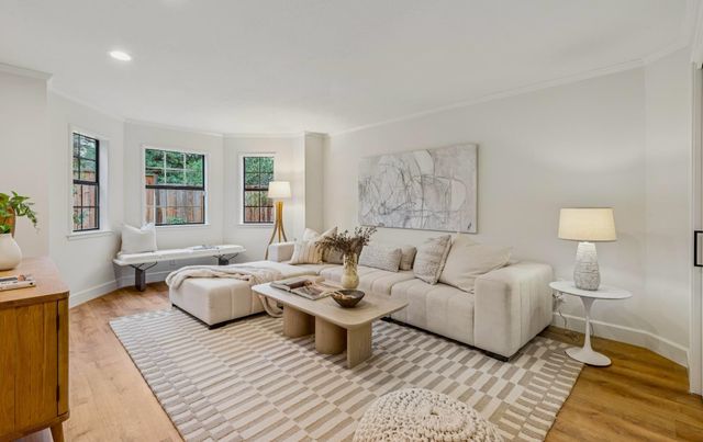 3938 Oakmore Rd, Oakland, CA 94602