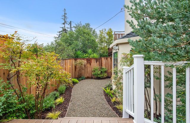 3938 Oakmore Rd, Oakland, CA 94602