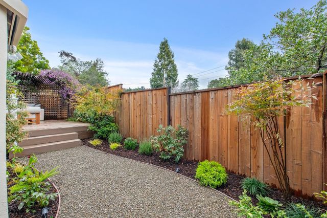 3938 Oakmore Rd, Oakland, CA 94602