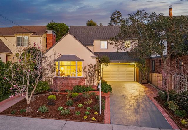 3938 Oakmore Rd, Oakland, CA 94602