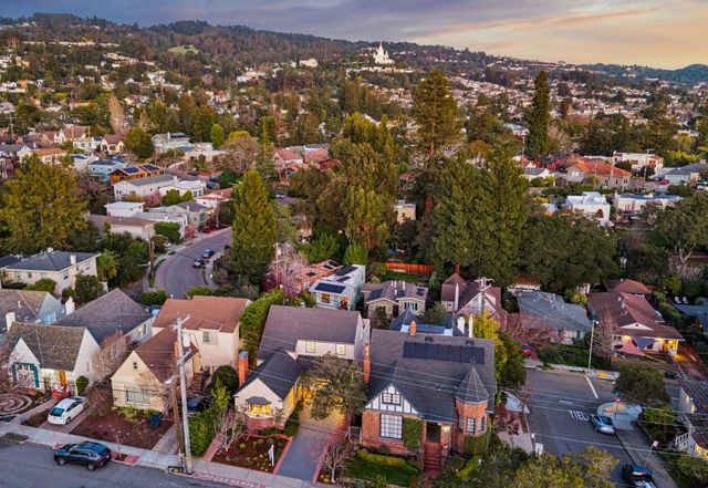 3938 Oakmore Rd, Oakland, CA 94602