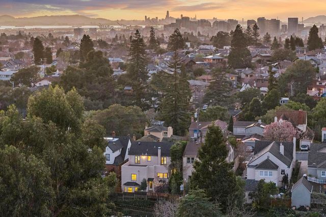 3938 Oakmore Rd, Oakland, CA 94602