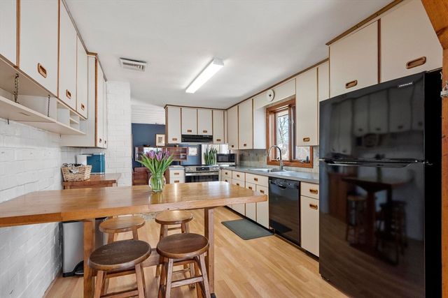 20 Donna Rd, Chelmsford, MA 01824