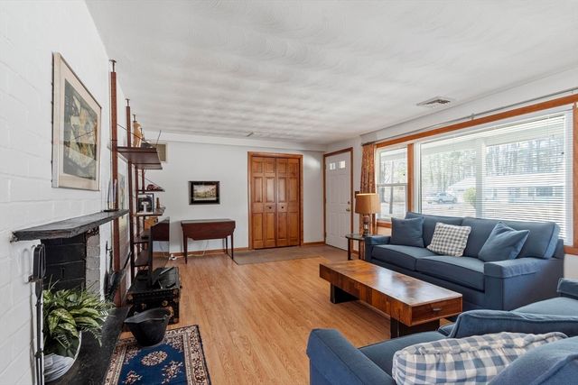 20 Donna Rd, Chelmsford, MA 01824