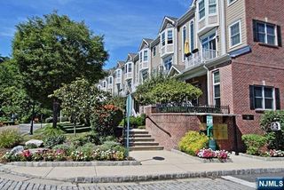403 Kingston Court, West New York, NJ 07093