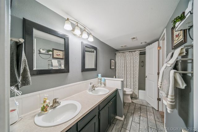 606 E Toledo Place, Broken Arrow, OK 74012