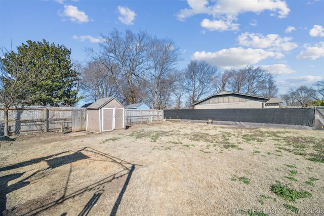 606 E Toledo Place, Broken Arrow, OK 74012