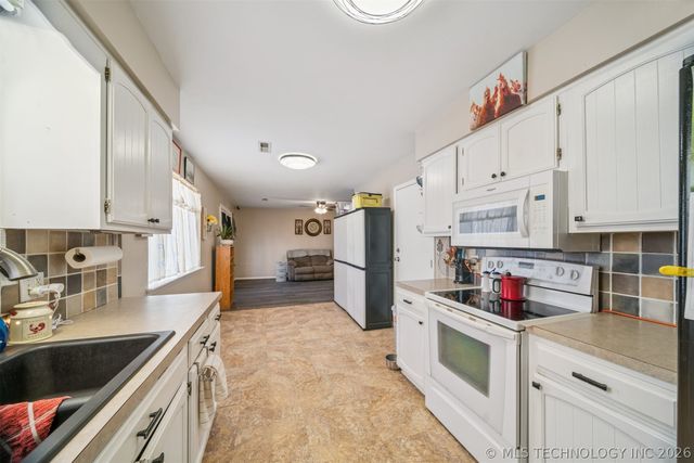 606 E Toledo Place, Broken Arrow, OK 74012