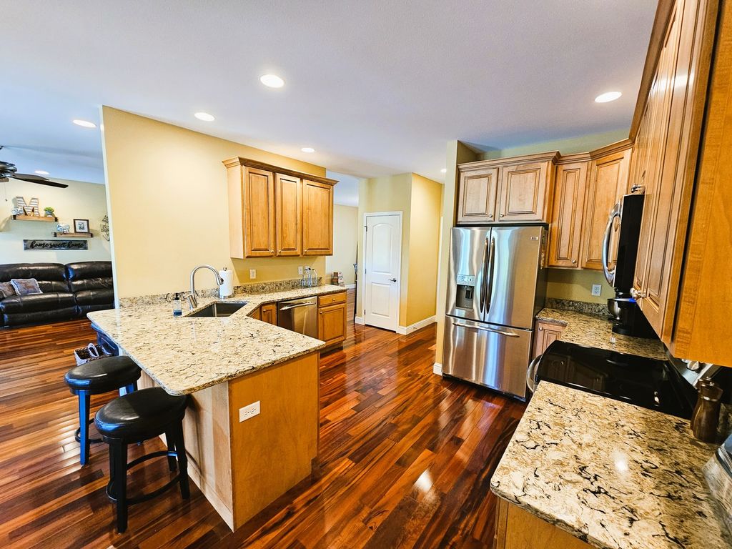 Image 27 of property listing at 17619 E Angling Road, Mt Vernon, IL 62864