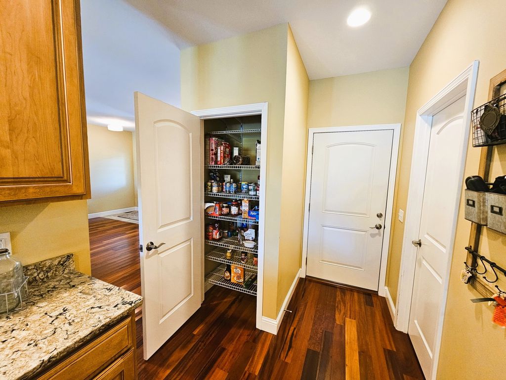 Image 28 of property listing at 17619 E Angling Road, Mt Vernon, IL 62864