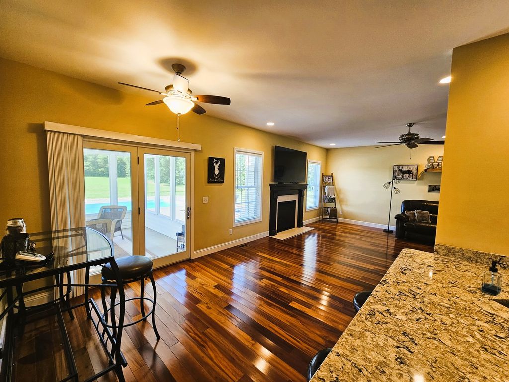 Image 30 of property listing at 17619 E Angling Road, Mt Vernon, IL 62864