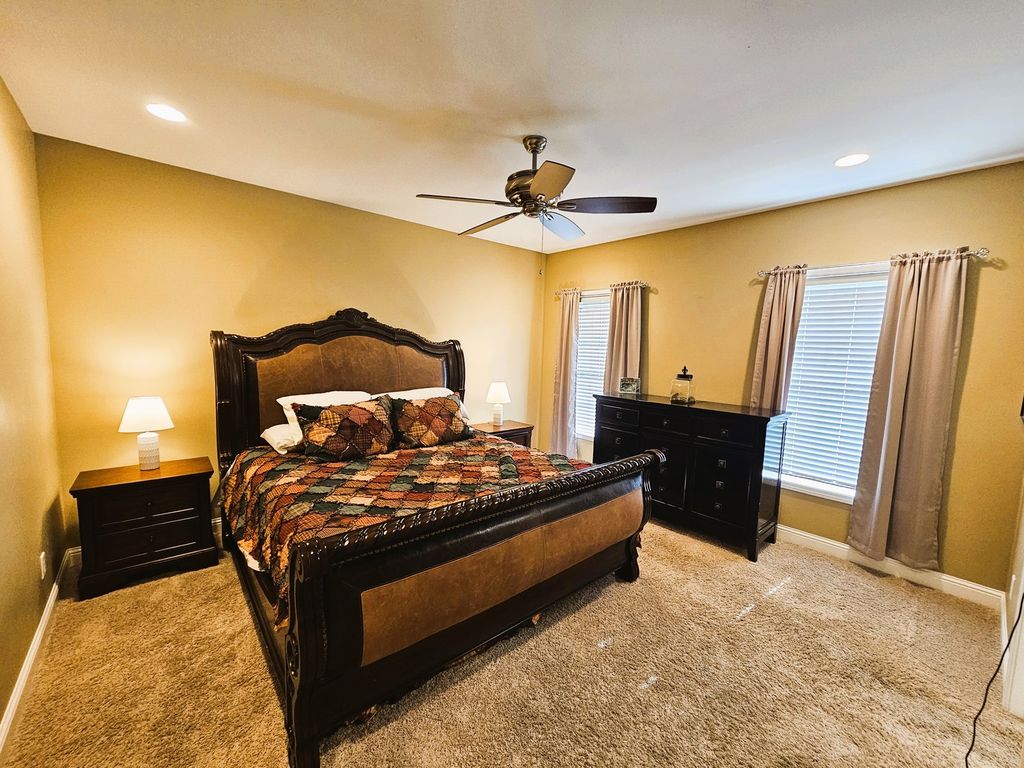 Image 31 of property listing at 17619 E Angling Road, Mt Vernon, IL 62864