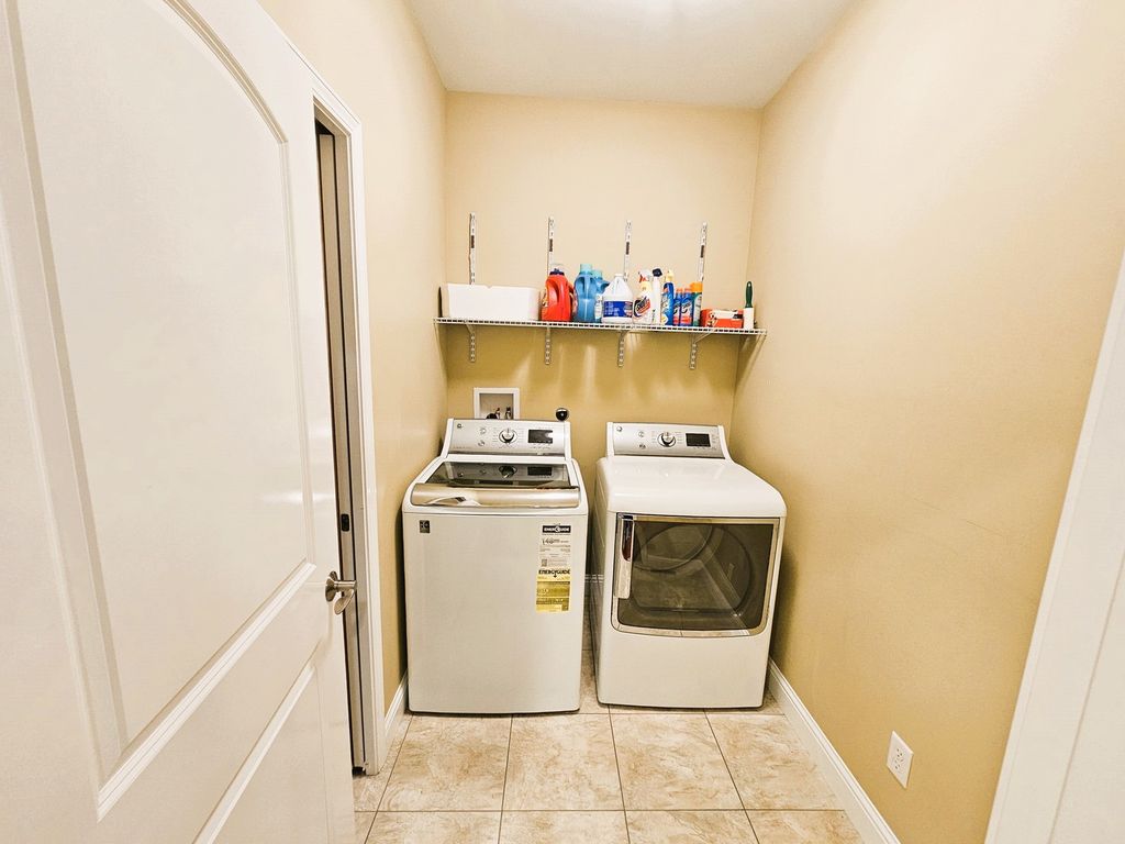 Image 35 of property listing at 17619 E Angling Road, Mt Vernon, IL 62864