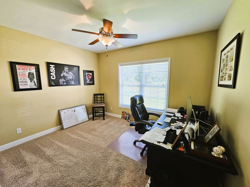 Image 38 of property listing at 17619 E Angling Road, Mt Vernon, IL 62864