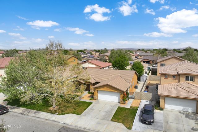45334 Stadium Lane, Lancaster, CA 93535
