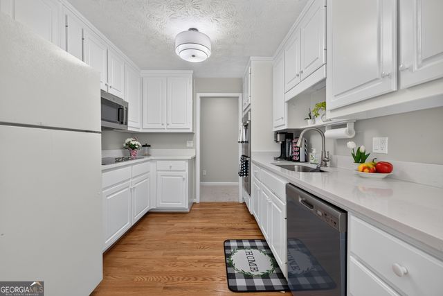 1074 Westchester Drive SW, Lilburn, GA 30047