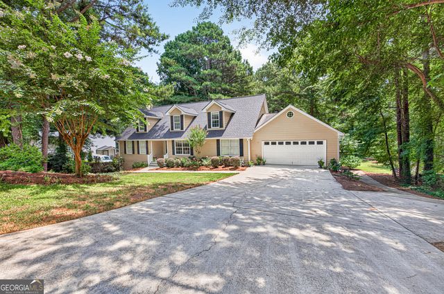 1074 Westchester Drive SW, Lilburn, GA 30047