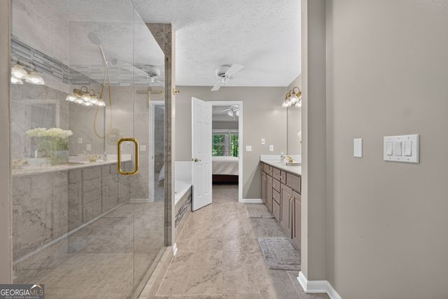 1074 Westchester Drive SW, Lilburn, GA 30047