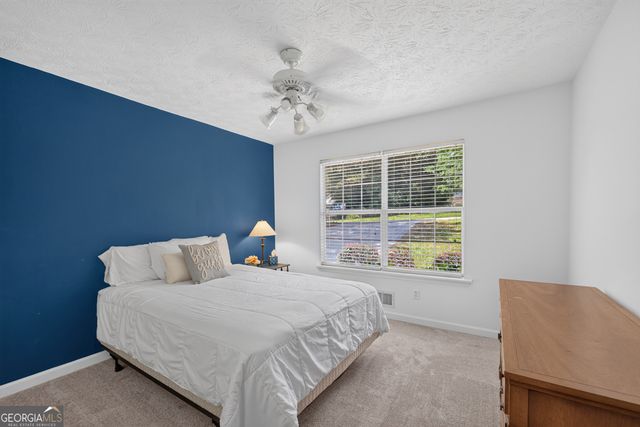 1074 Westchester Drive SW, Lilburn, GA 30047