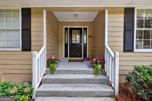 1074 Westchester Drive SW, Lilburn, GA 30047