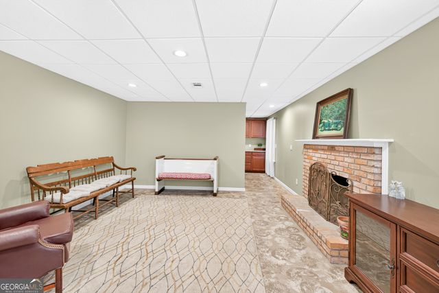 1074 Westchester Drive SW, Lilburn, GA 30047