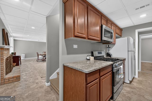 1074 Westchester Drive SW, Lilburn, GA 30047
