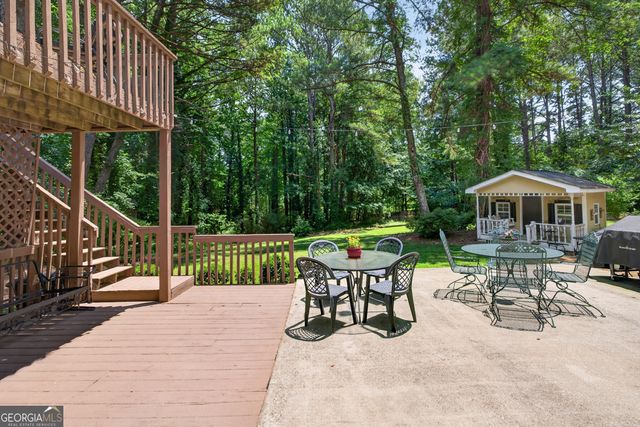 1074 Westchester Drive SW, Lilburn, GA 30047