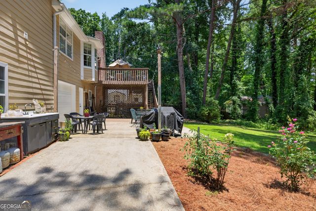 1074 Westchester Drive SW, Lilburn, GA 30047