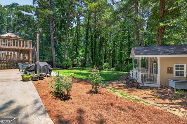 1074 Westchester Drive SW, Lilburn, GA 30047