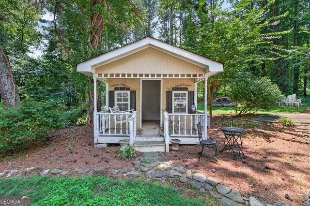 1074 Westchester Drive SW, Lilburn, GA 30047