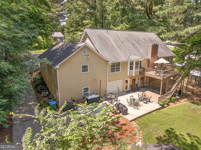 1074 Westchester Drive SW, Lilburn, GA 30047
