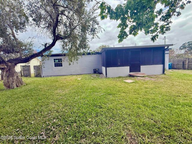 130 Cascade Avenue SE, Palm Bay, FL 32909