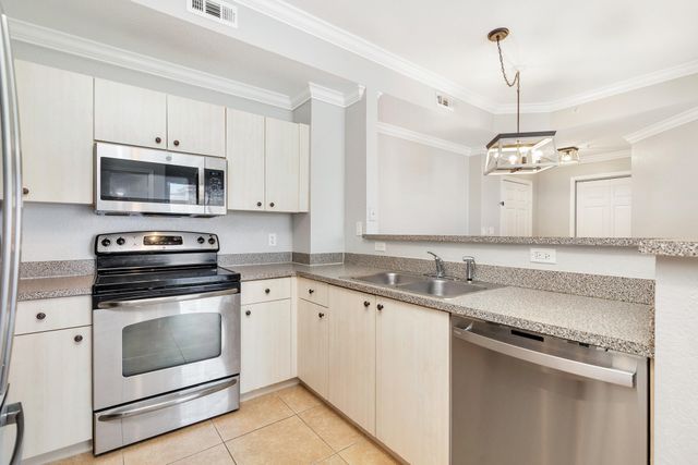 1801 N Flagler Drive 903, West Palm Beach, FL 33407