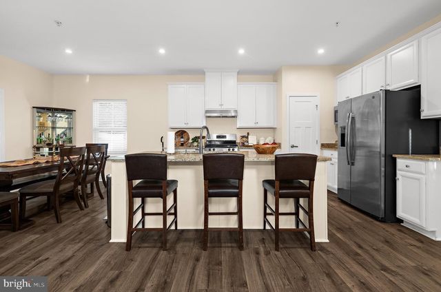 8220 HICKORY HOLLOW DR, Glen Burnie, MD 21060
